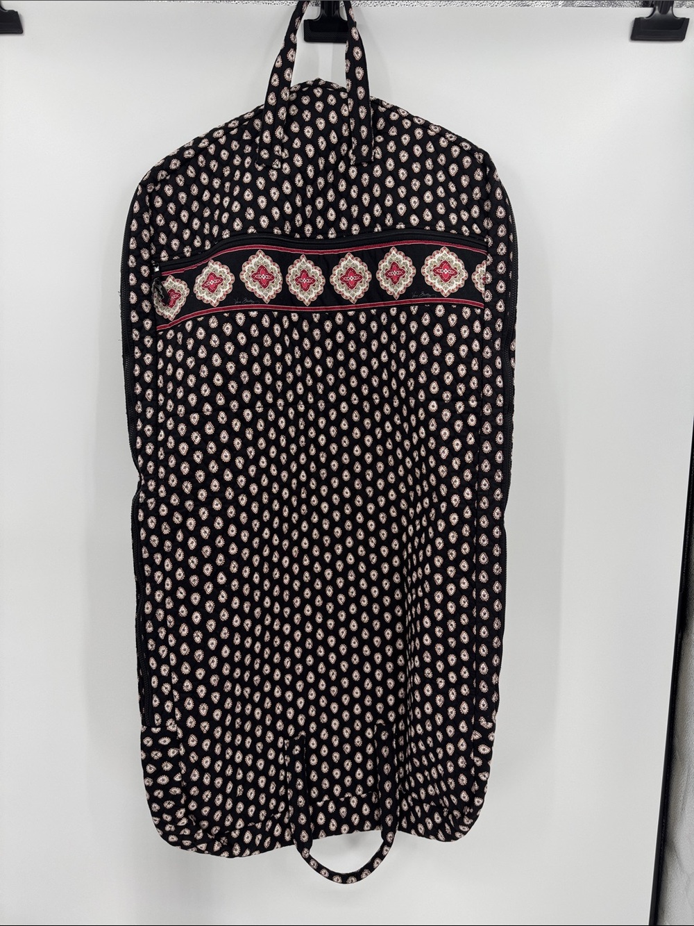 Vera Bradley Classic quilted Black/Red/White Paisley Hanging/Travel Garment Bag
